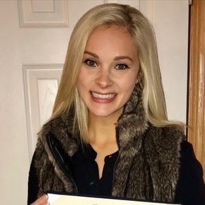 Meet your Posher, Adrienne
